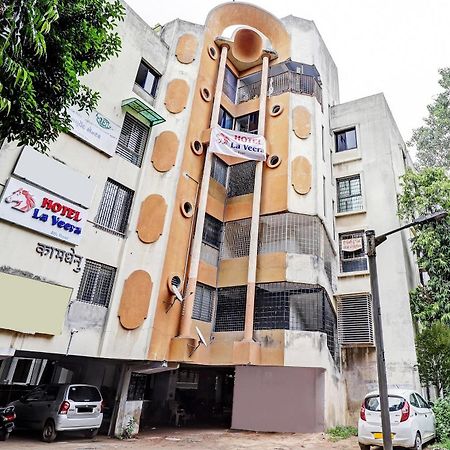 Hotel O La Veera Ahmedabad Luaran gambar
