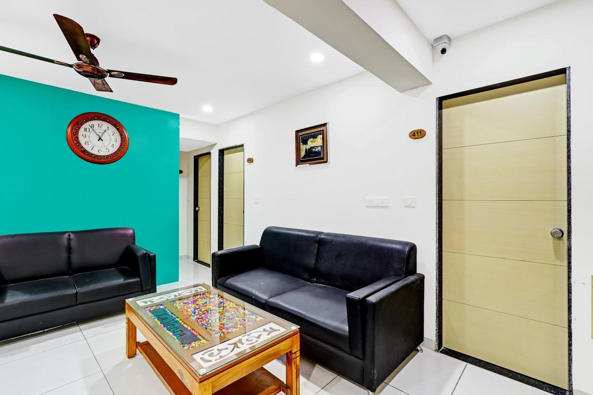 Hotel O La Veera Ahmedabad Luaran gambar